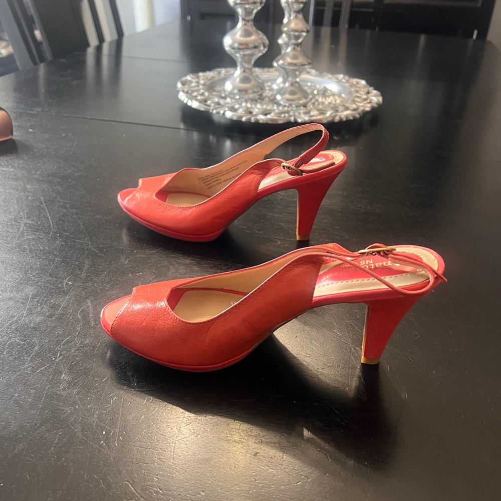 Naturalizer Women's Vibrant Red Peep Toe Heels - Picture 2 of 7